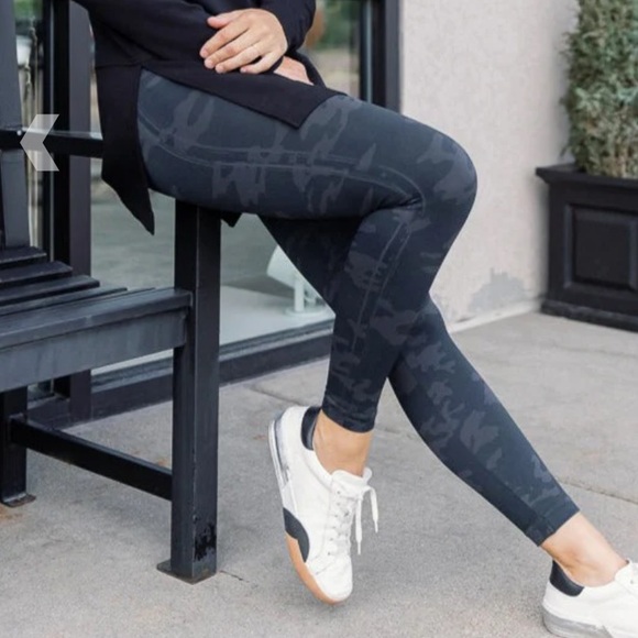 Spanx look at me now camo leggings size Small - Picture 7 of 7